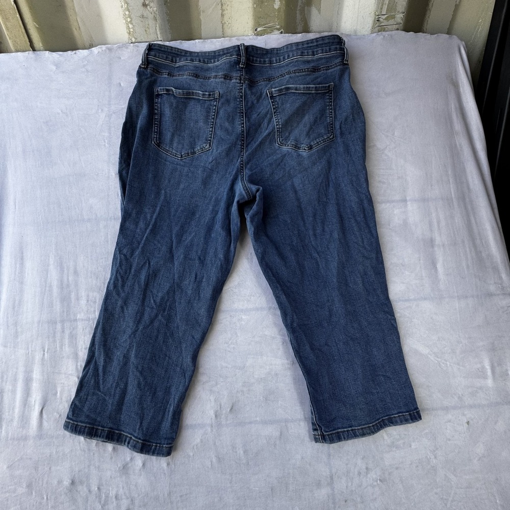 Croft & Barrow Capri Jeans Womens 18 Blue Denim Stretch Medium Wash Straight Leg